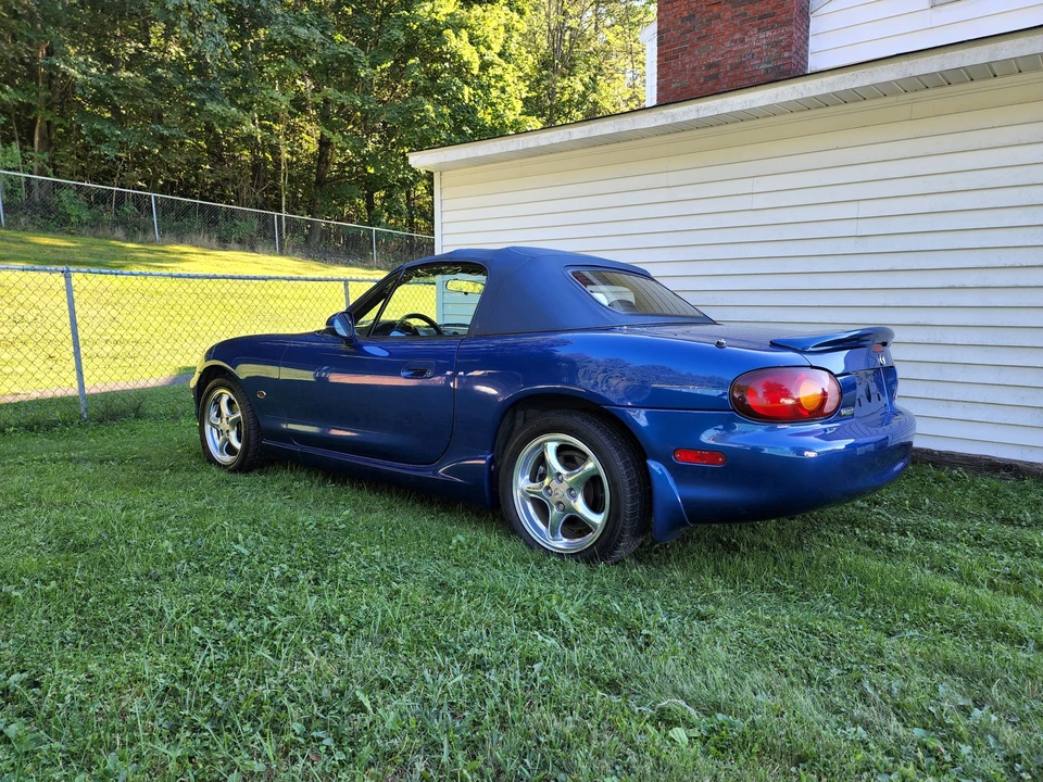 1999 Mazda NB MX-5 Miata - Image 11 of 31