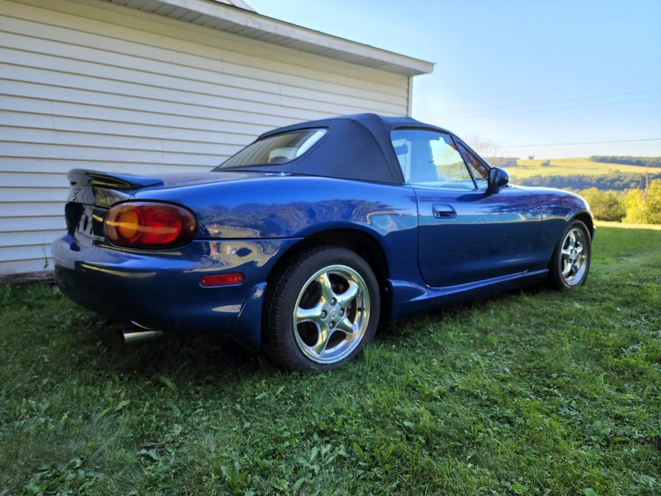 1999 Mazda NB MX-5 Miata - Image 8 of 31