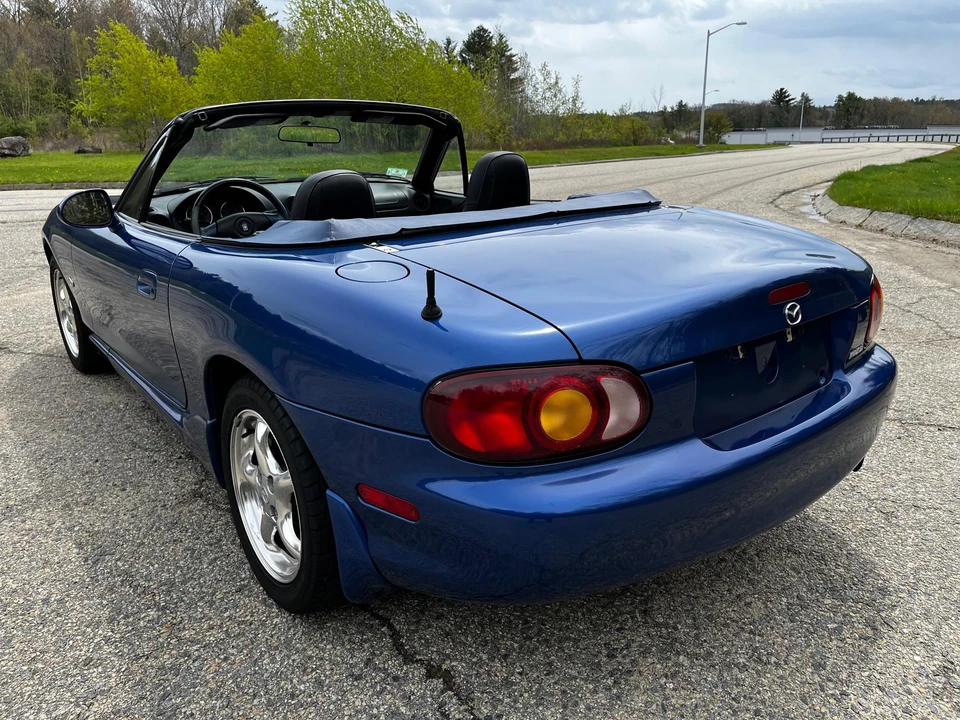 1999 Mazda NB MX-5 Miata - Image 17 of 31