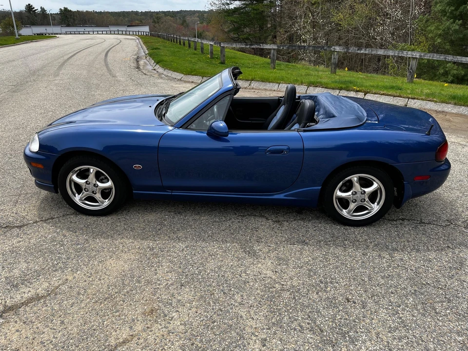 1999 Mazda NB MX-5 Miata - Image 19 of 31