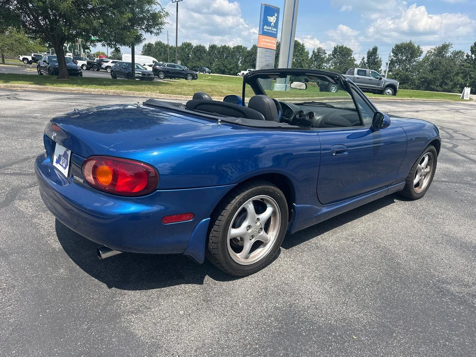 1999 Mazda NB MX-5 Miata - Image 13 of 14