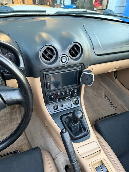 1999 Mazda NB MX-5 Miata - Image 17 of 24