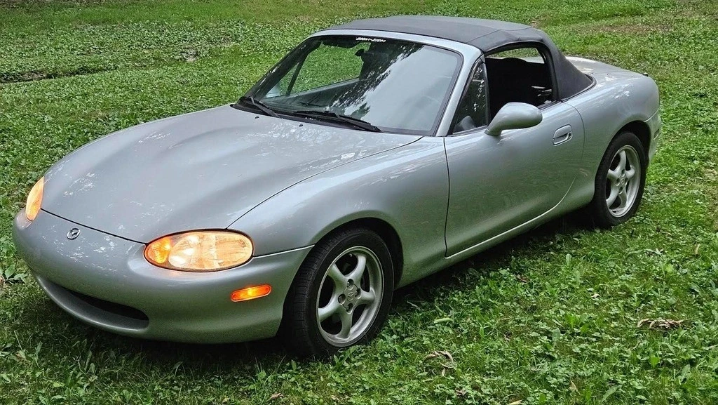 1999 Mazda NB MX-5 Miata - Image 13 of 16