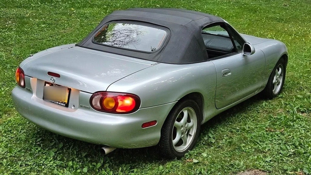 1999 Mazda NB MX-5 Miata - Image 15 of 16