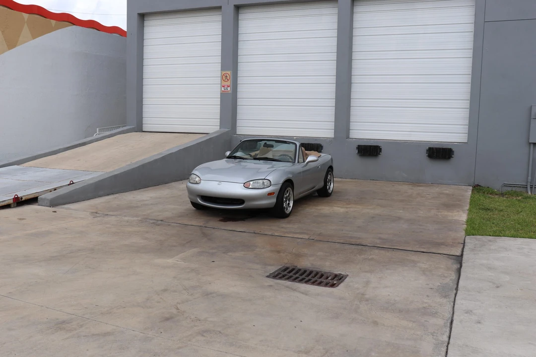 1999 Mazda NB MX-5 Miata - Image 5 of 31