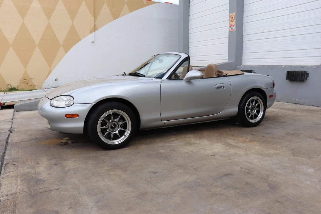 1999 Mazda NB MX-5 Miata - Image 8 of 31