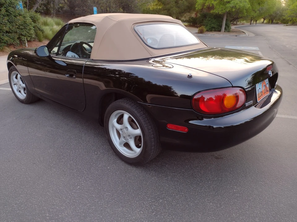 1999 Mazda NB MX-5 Miata - Image 5 of 31
