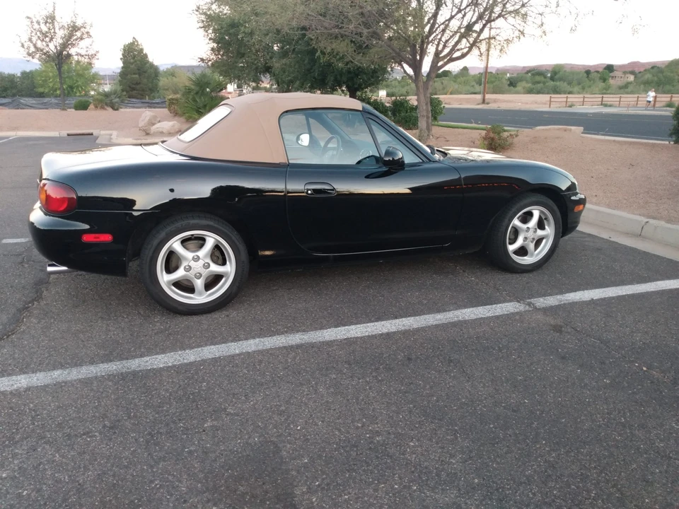 1999 Mazda NB MX-5 Miata - Image 9 of 31