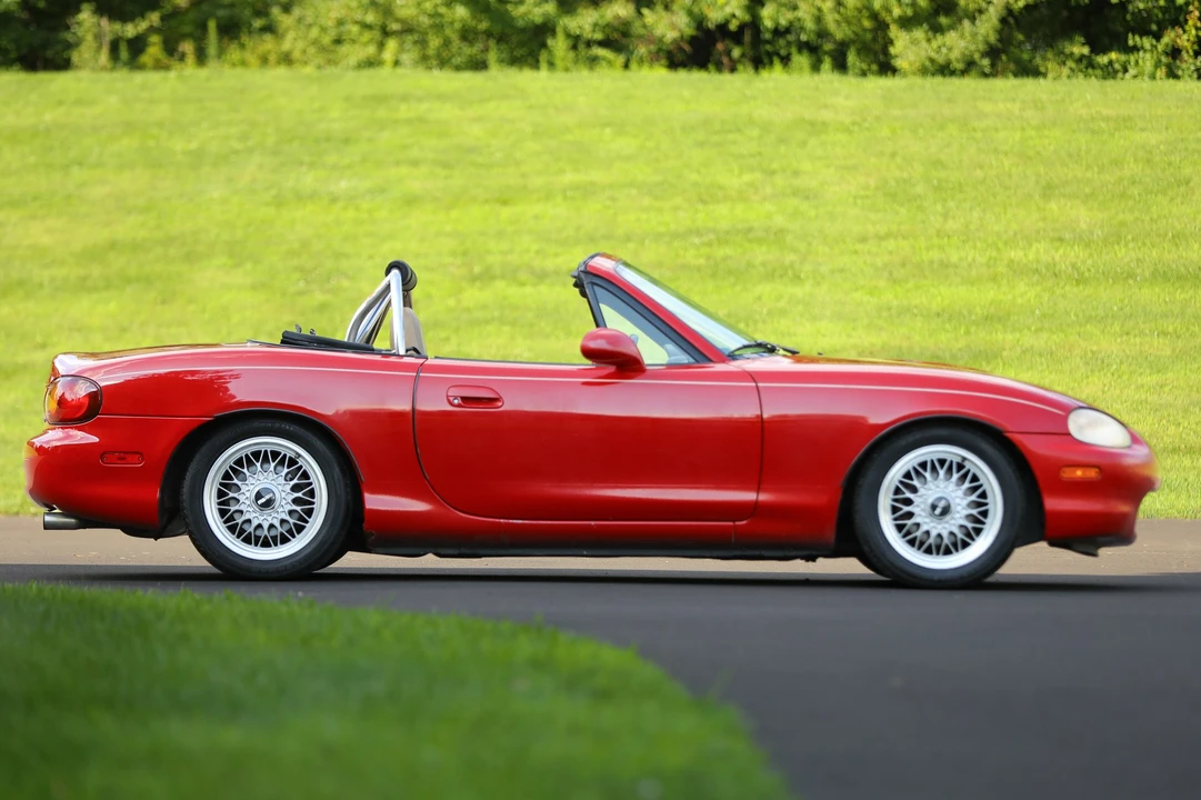 1999 Mazda NB MX-5 Miata - Image 16 of 31