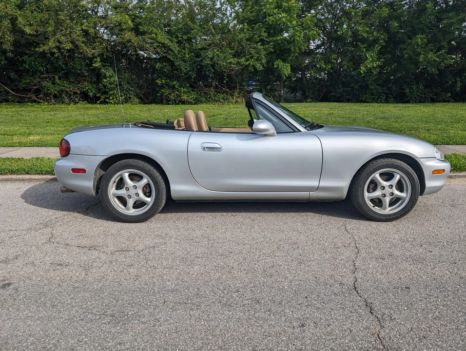 1999 Mazda NB MX-5 Miata - Image 7 of 31