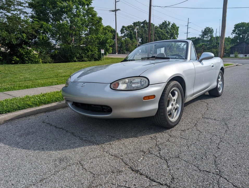 1999 Mazda NB MX-5 Miata - Image 2 of 31