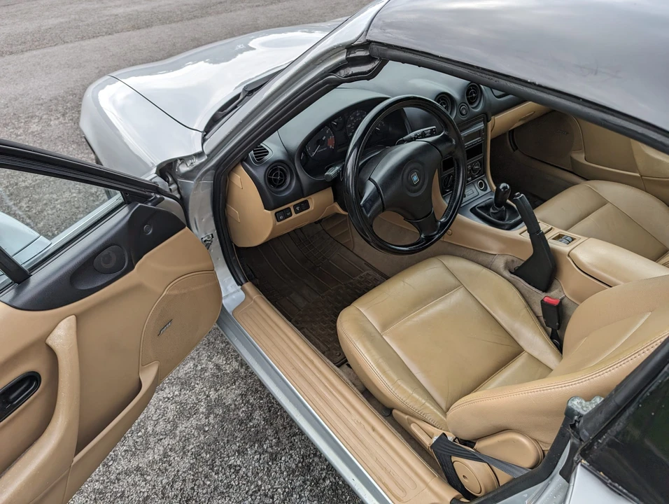 1999 Mazda NB MX-5 Miata - Image 28 of 31