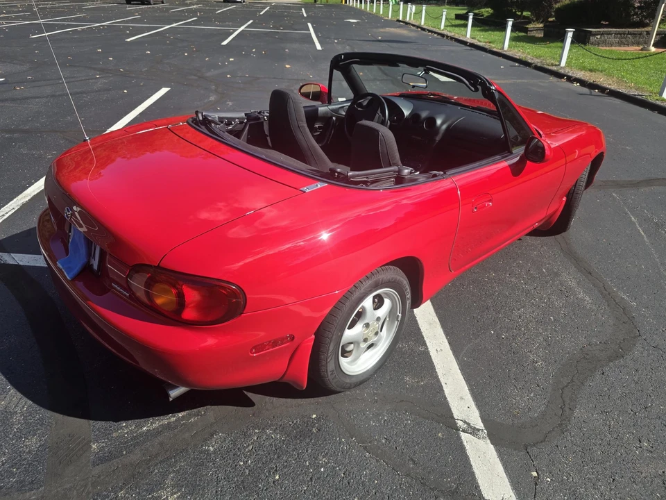 1999 Mazda NB MX-5 Miata - Image 8 of 31