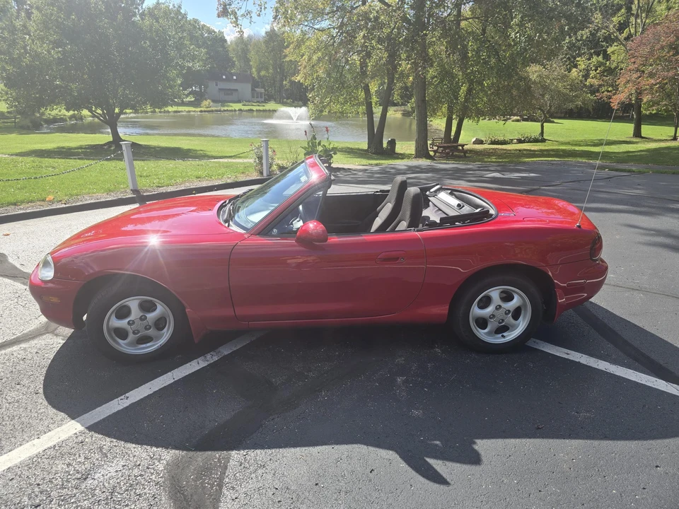 1999 Mazda NB MX-5 Miata - Image 5 of 31