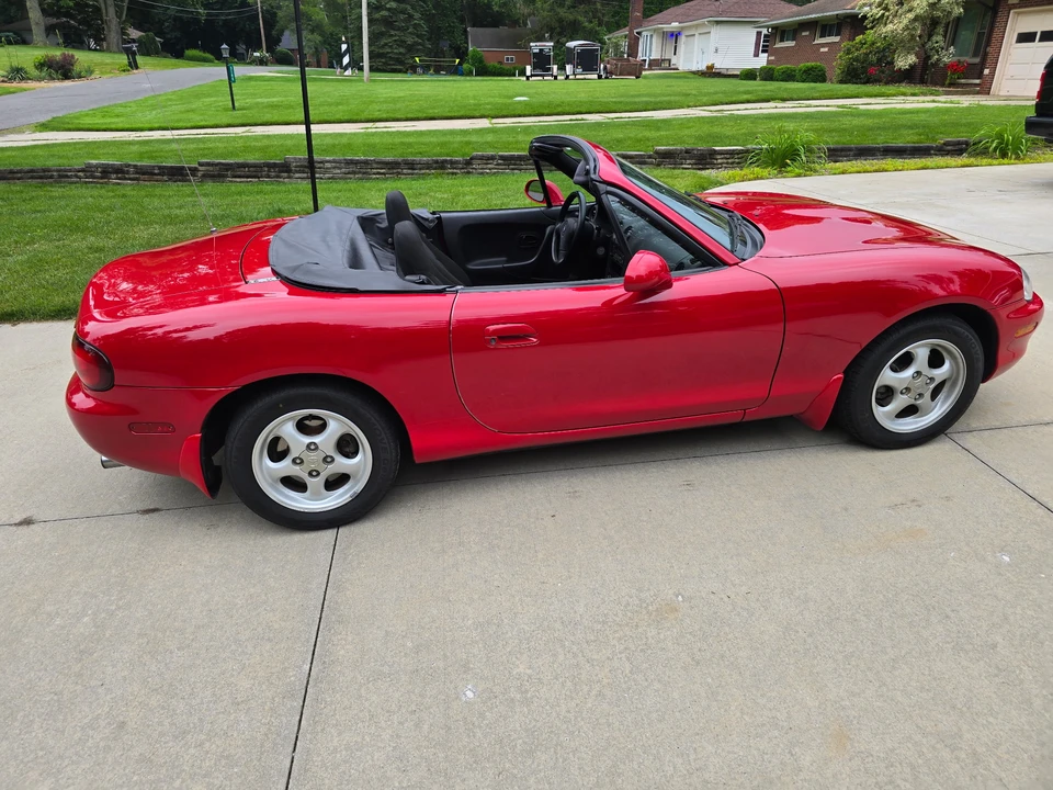 1999 Mazda NB MX-5 Miata - Image 19 of 31