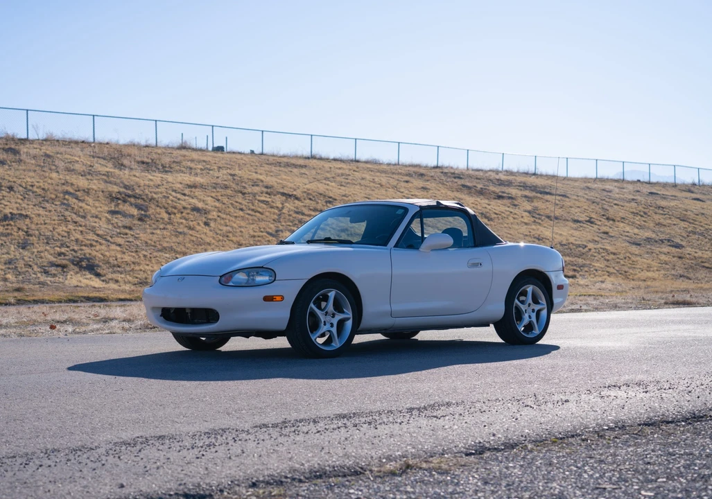 1999 Mazda NB MX-5 Miata - Image 19 of 31