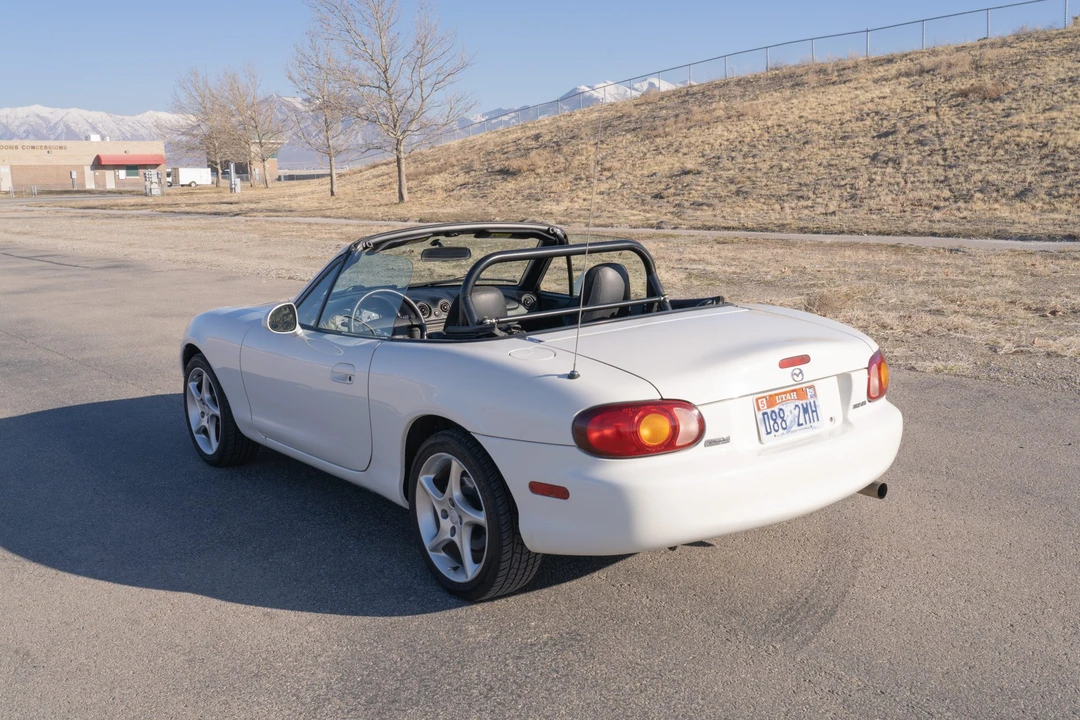 1999 Mazda NB MX-5 Miata - Image 17 of 31