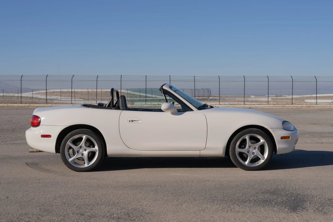 1999 Mazda NB MX-5 Miata - Image 13 of 31