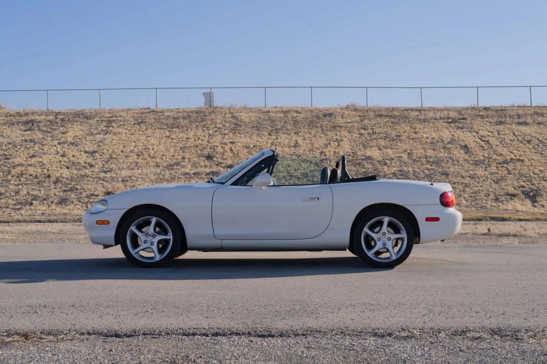 1999 Mazda NB MX-5 Miata - Image 18 of 31