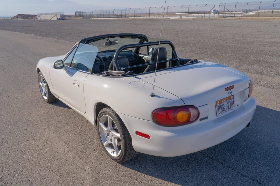 1999 Mazda NB MX-5 Miata - Image 15 of 31