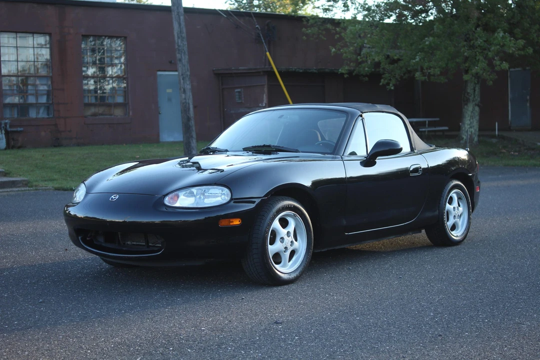 1999 Mazda NB MX-5 Miata - Image 2 of 31