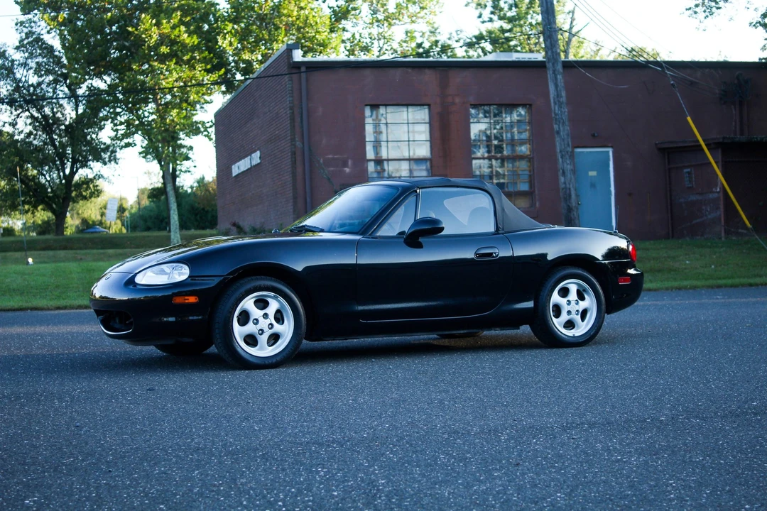 1999 Mazda NB MX-5 Miata - Image 3 of 31