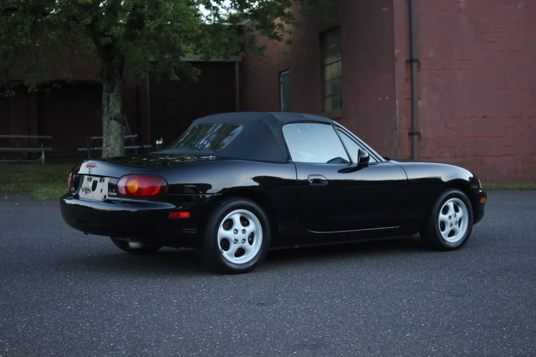 1999 Mazda NB MX-5 Miata - Image 6 of 31