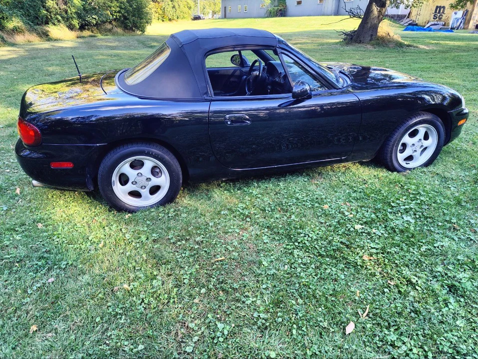 1999 Mazda NB MX-5 Miata - Image 17 of 31