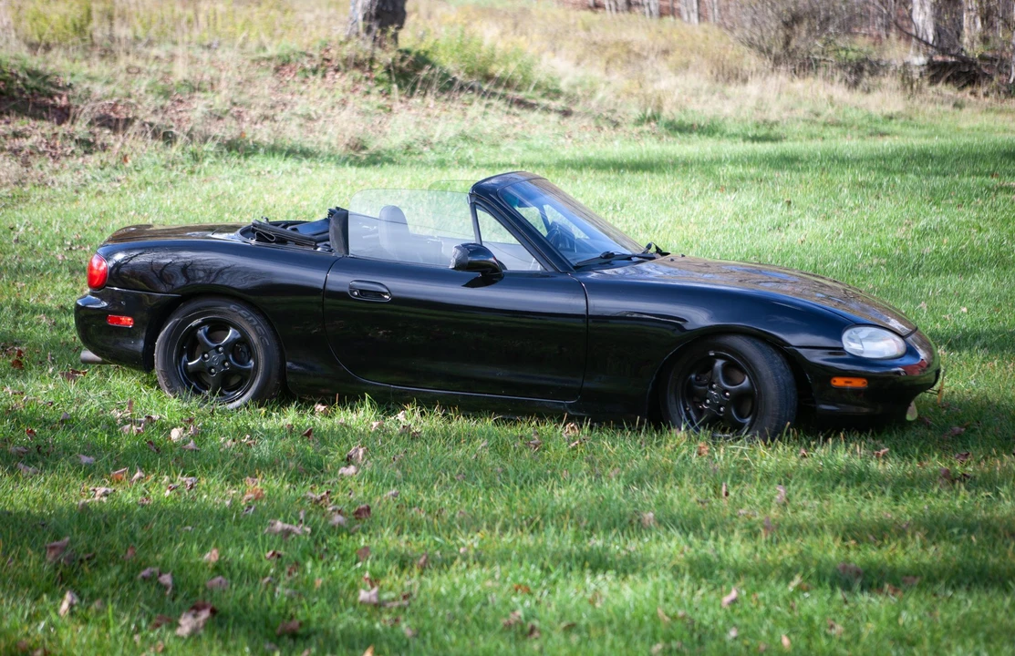 1999 Mazda NB MX-5 Miata - Image 5 of 31