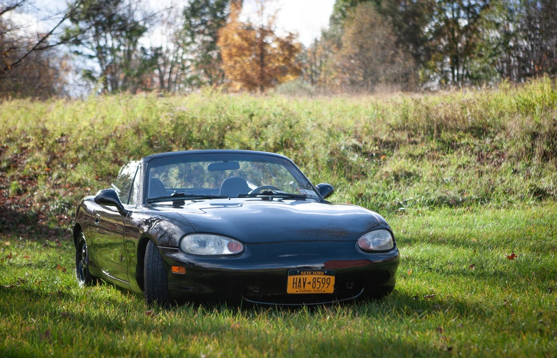 1999 Mazda NB MX-5 Miata - Image 2 of 31