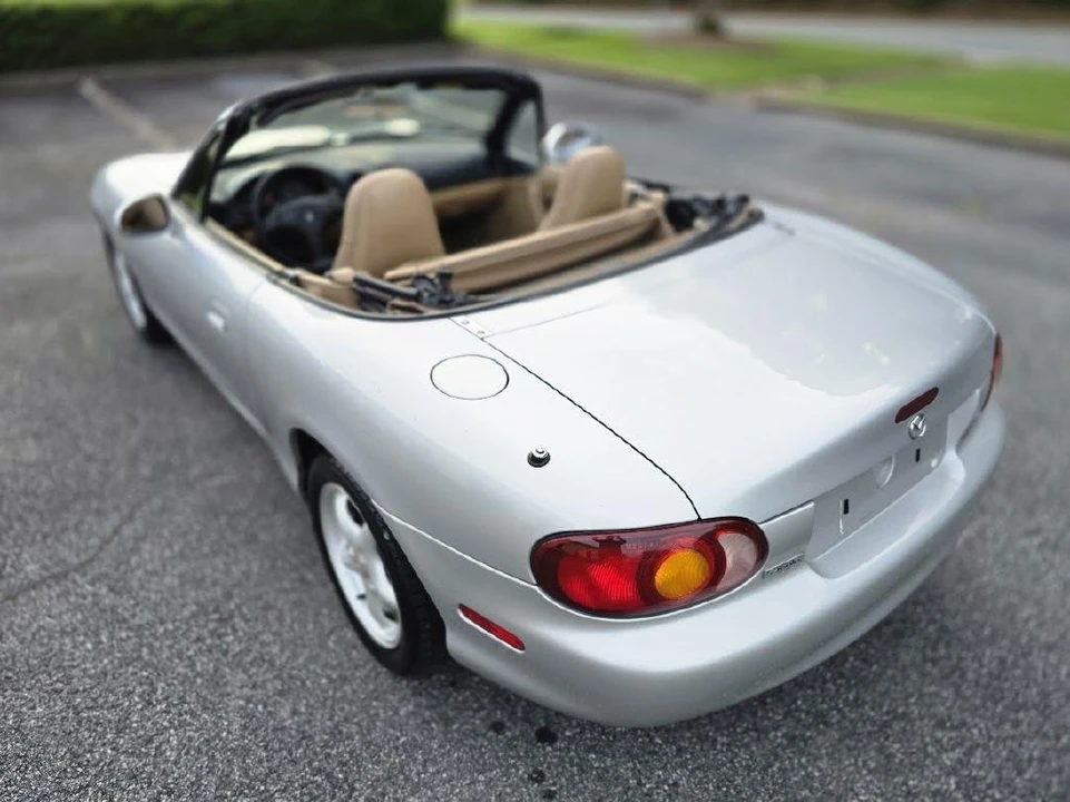 1999 Mazda NB MX-5 Miata - Image 8 of 31