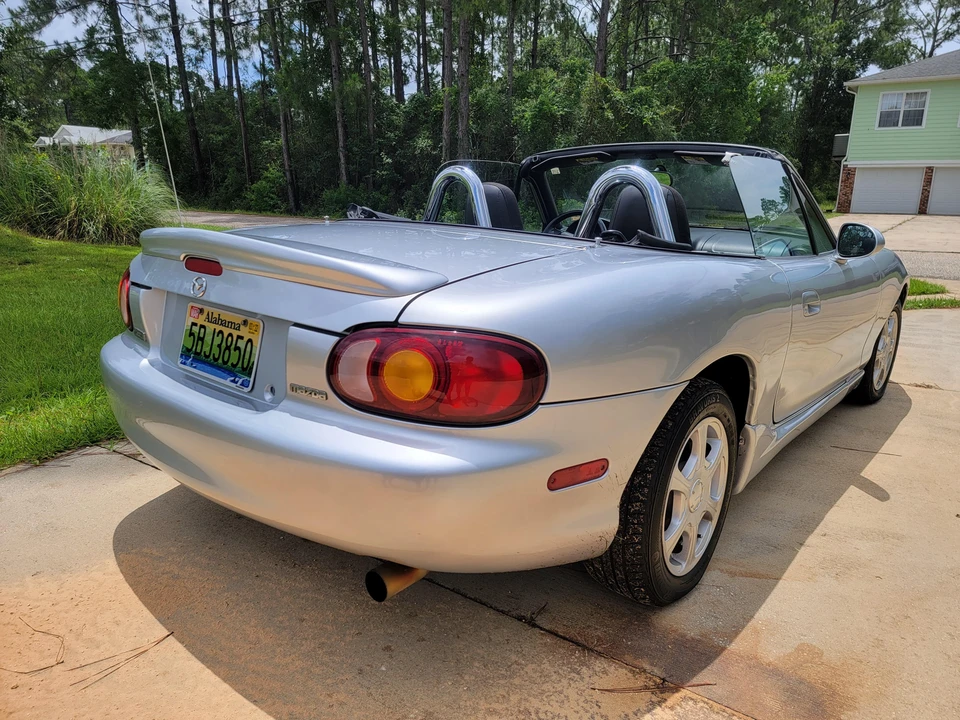 1999 Mazda NB MX-5 Miata - Image 17 of 31