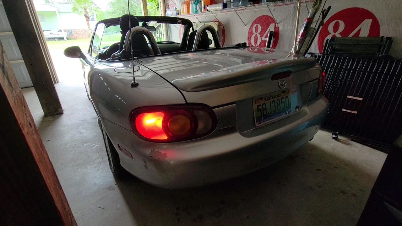 1999 Mazda NB MX-5 Miata - Image 13 of 31
