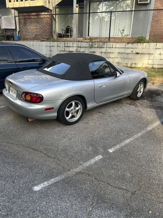 1999 Mazda NB MX-5 Miata - Image 4 of 8