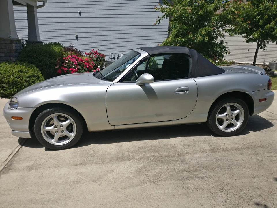 1999 Mazda NB MX-5 Miata - Image 9 of 31