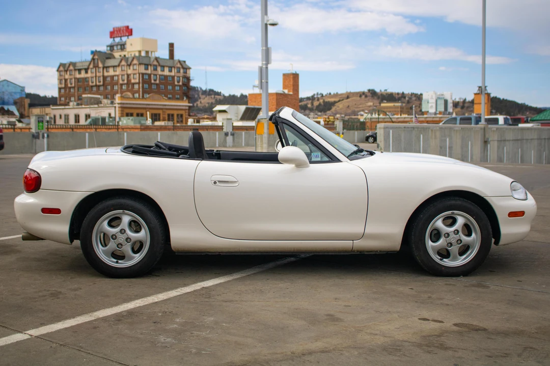1999 Mazda NB MX-5 Miata - Image 3 of 31