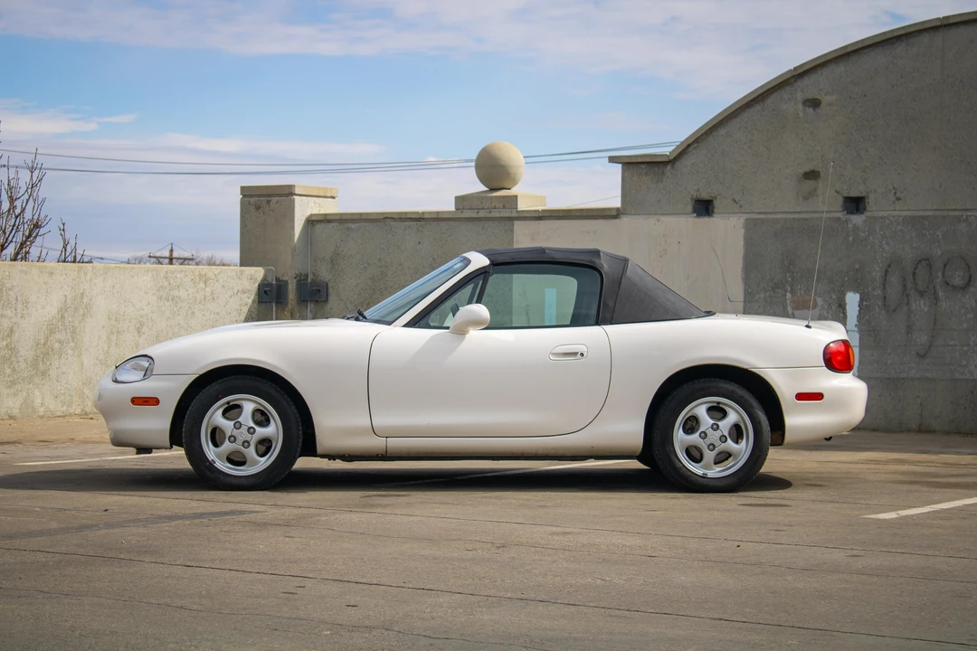 1999 Mazda NB MX-5 Miata - Image 12 of 31