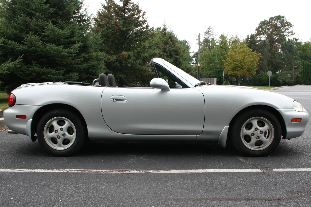 1999 Mazda NB MX-5 Miata - Image 3 of 31