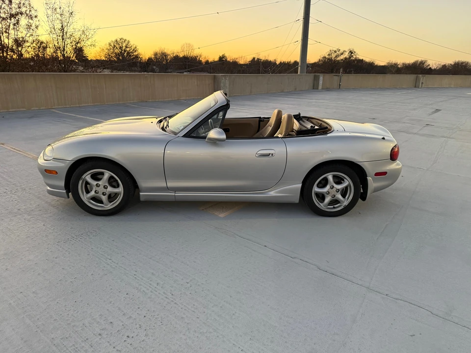 1999 Mazda NB MX-5 Miata - Image 7 of 31