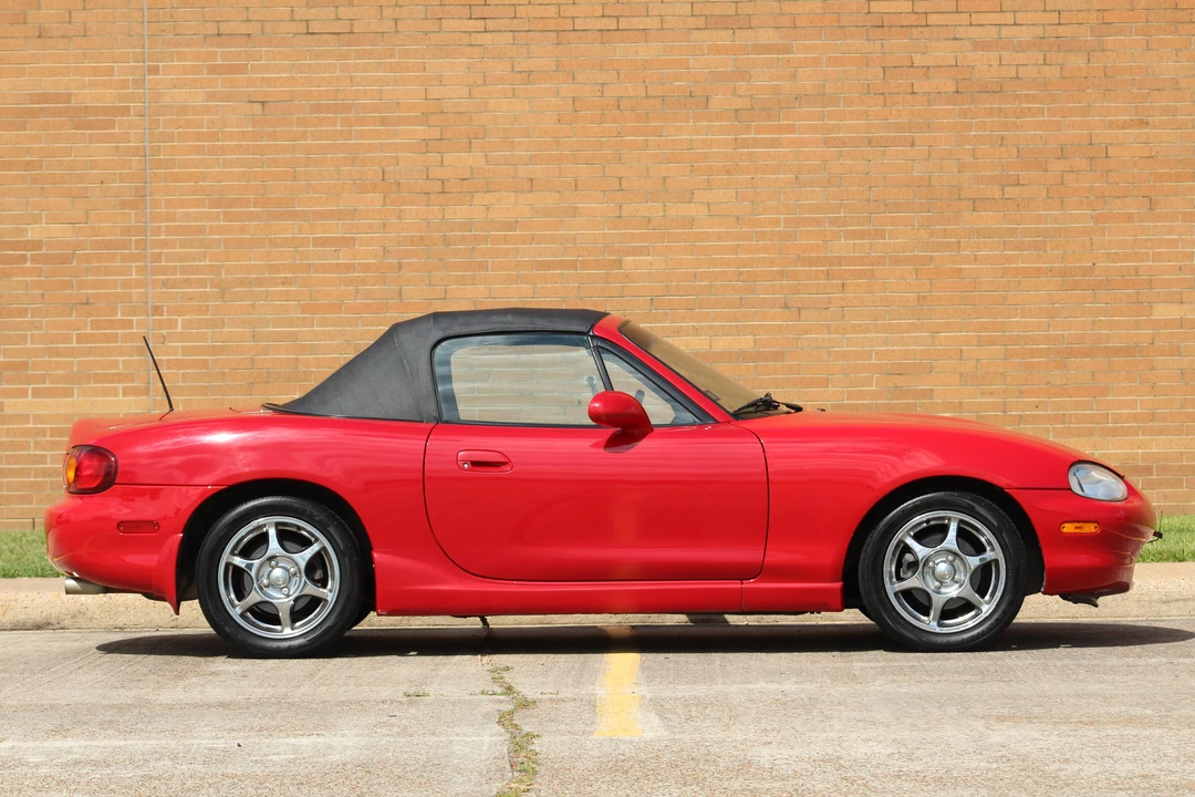 1999 Mazda NB MX-5 Miata - Image 17 of 31