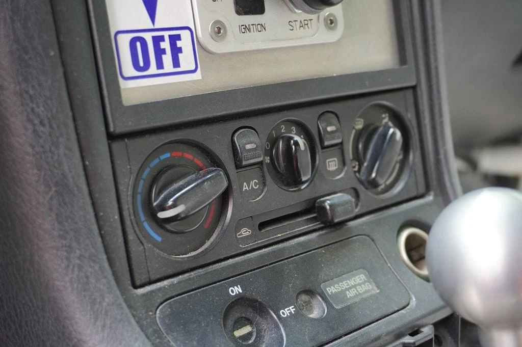 1999 Mazda NB MX-5 Miata - Image 21 of 31