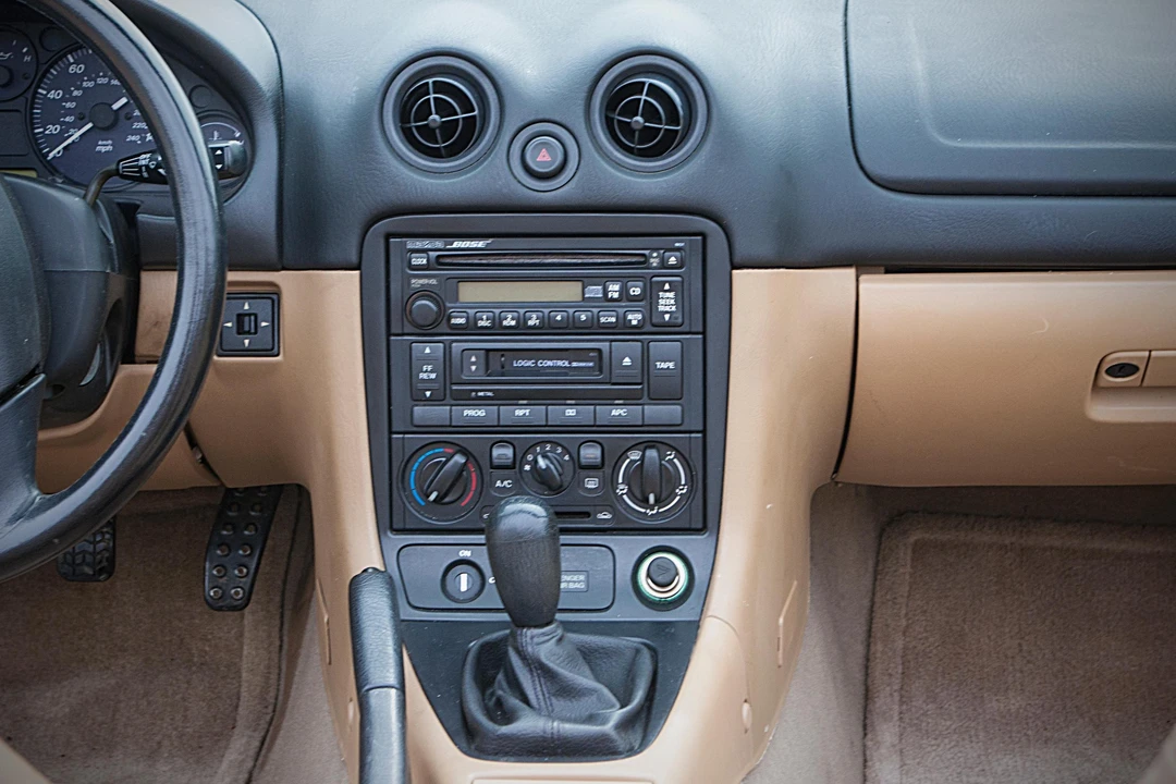 1999 Mazda NB MX-5 Miata - Image 28 of 31
