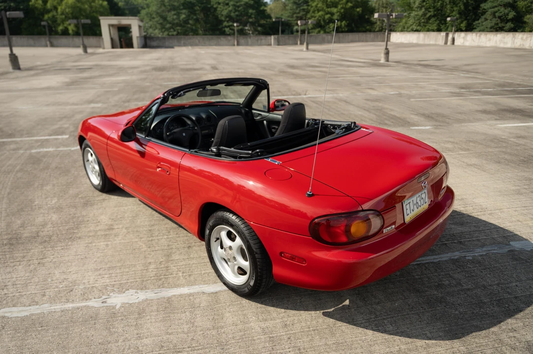 1999 Mazda NB MX-5 Miata - Image 9 of 31
