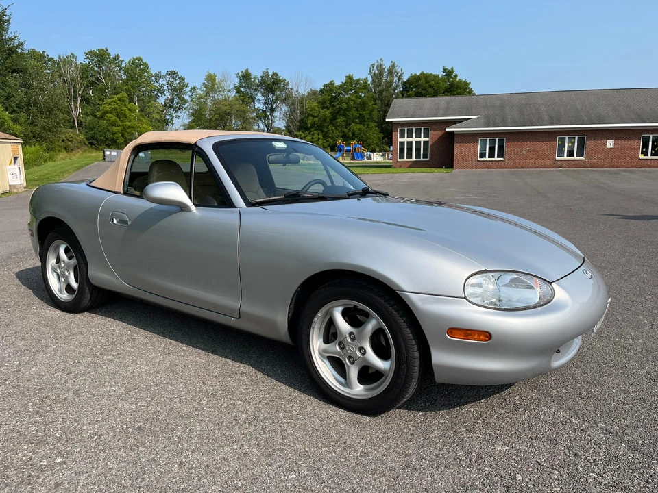 1999 Mazda NB MX-5 Miata - Image 16 of 31