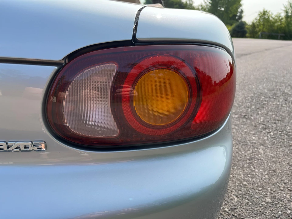 1999 Mazda NB MX-5 Miata - Image 25 of 31