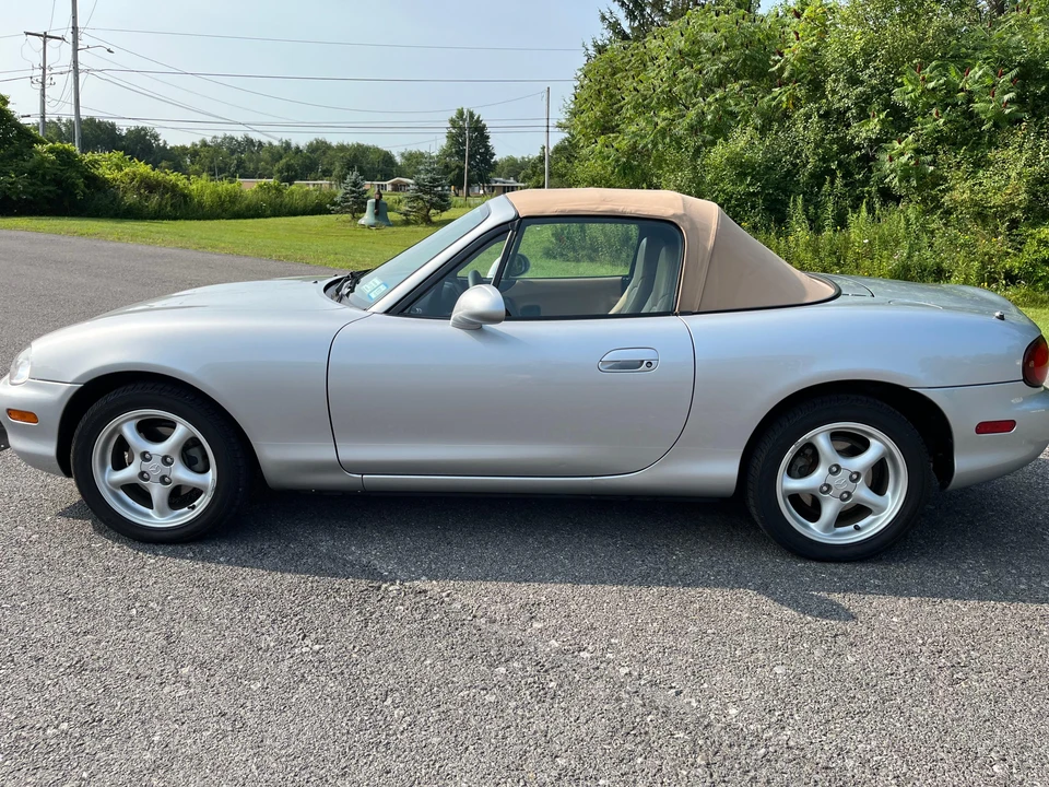 1999 Mazda NB MX-5 Miata - Image 13 of 31