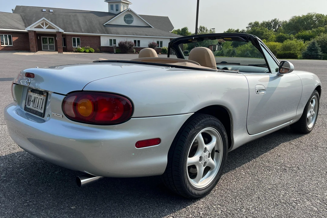1999 Mazda NB MX-5 Miata - Image 4 of 31