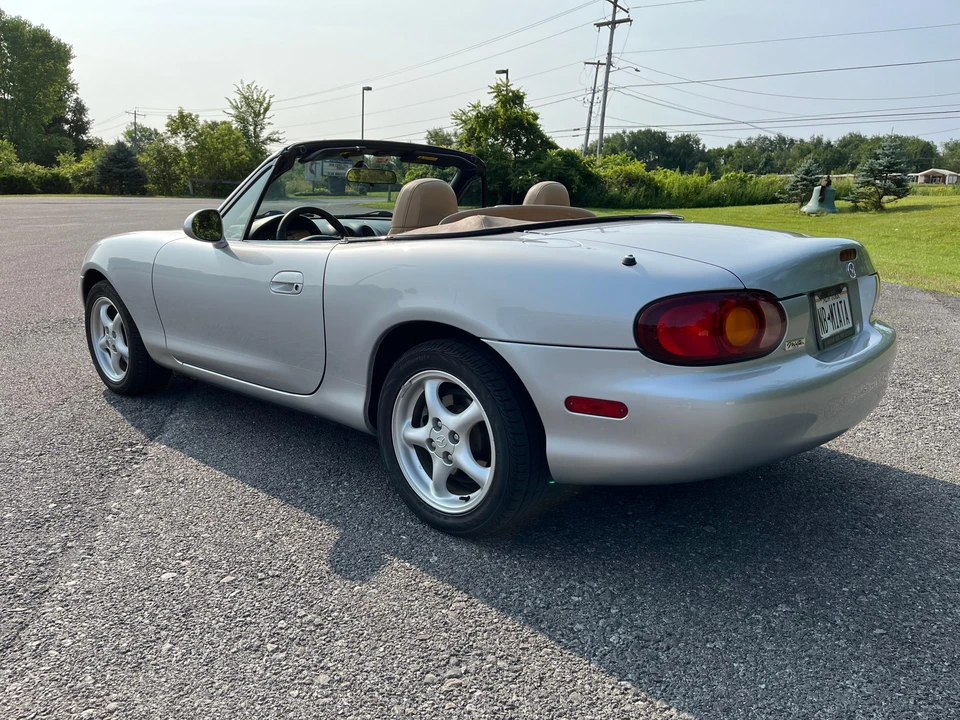 1999 Mazda NB MX-5 Miata - Image 8 of 31