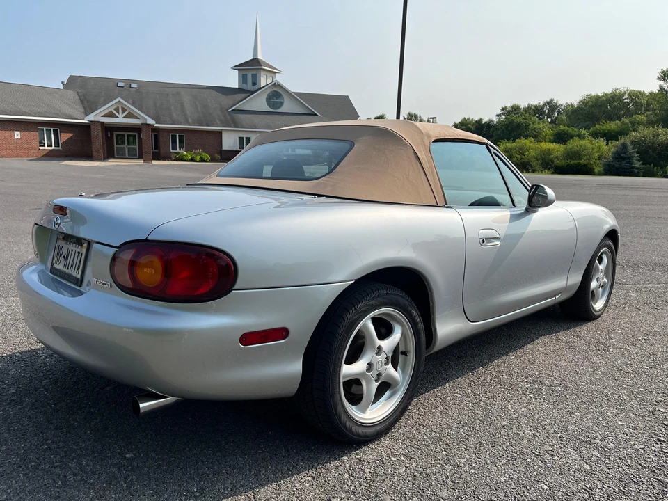 1999 Mazda NB MX-5 Miata - Image 15 of 31