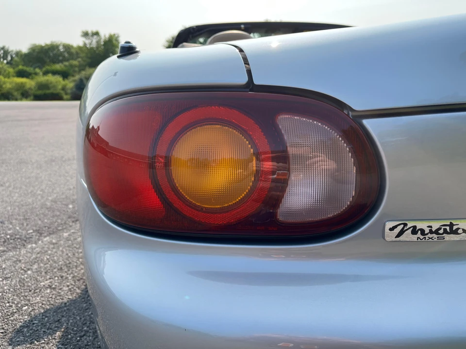 1999 Mazda NB MX-5 Miata - Image 23 of 31